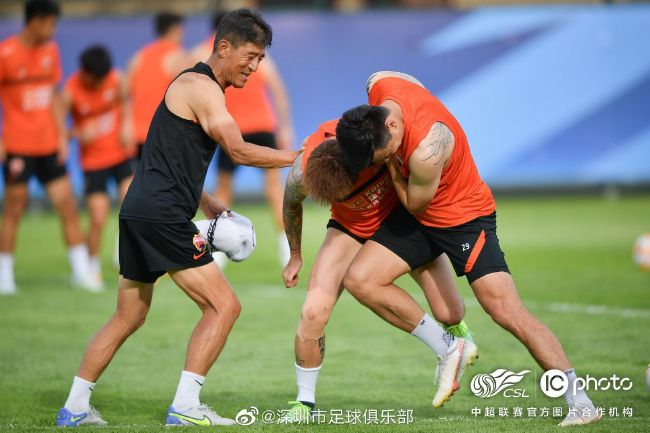 陆迟墨垂下眸，声调阴冷，你，回家。